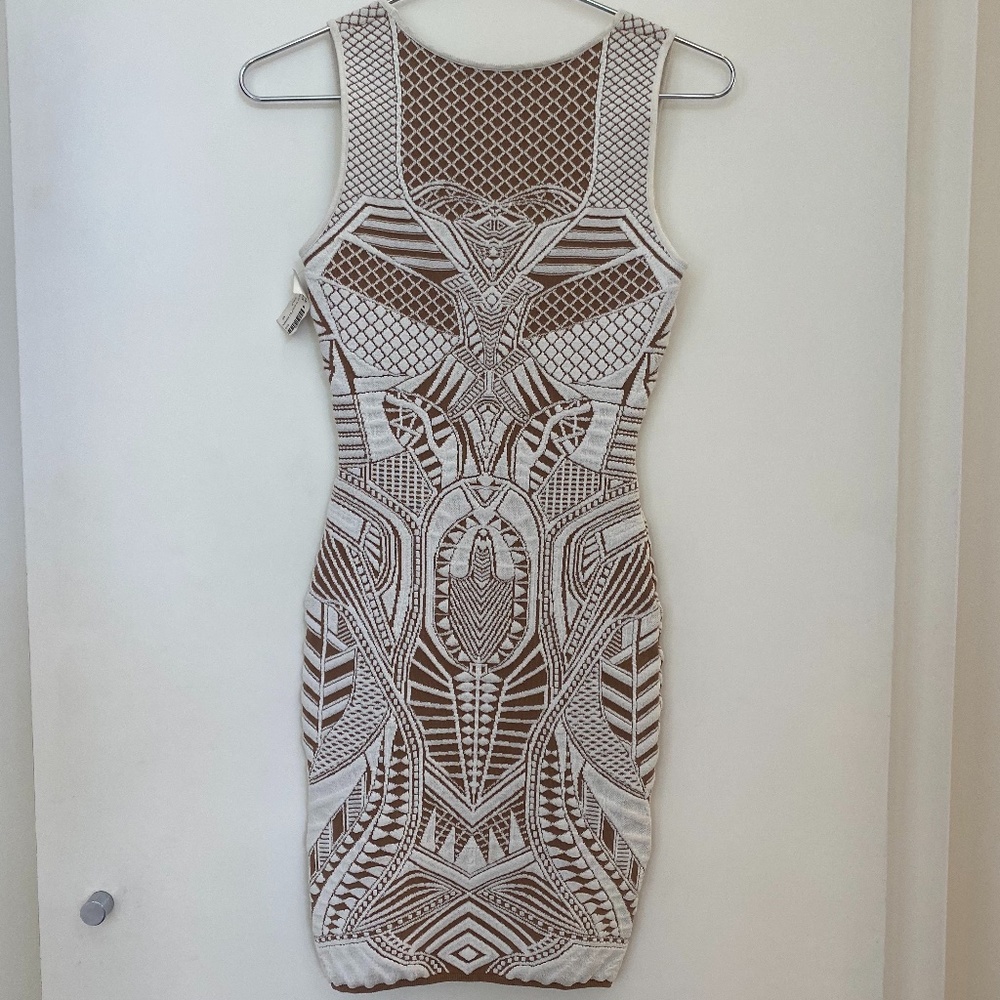 RVN Armor V-Neck Sheath Dress - Picture 8 of 13